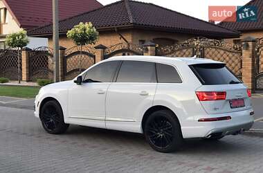 Позашляховик / Кросовер Audi Q7 2016 в 