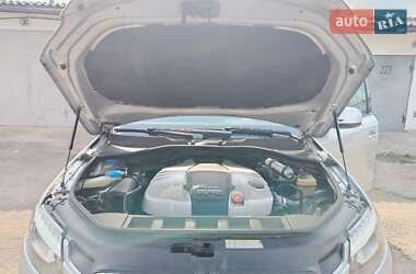 Внедорожник / Кроссовер Audi Q7 2010 в 
