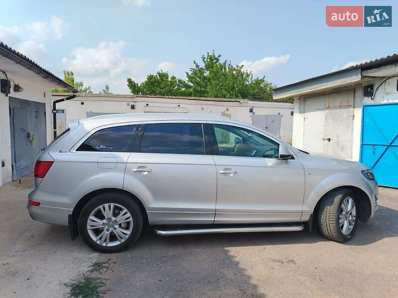Позашляховик / Кросовер Audi Q7 2010 в Ізмаїлі
