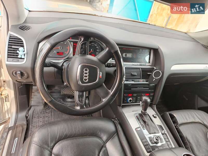 Позашляховик / Кросовер Audi Q7 2010 в Ізмаїлі