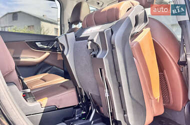 Позашляховик / Кросовер Audi Q7 2017 в 