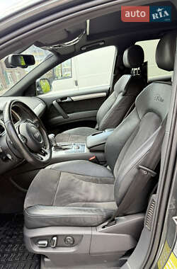 Внедорожник / Кроссовер Audi Q7 2012 в 