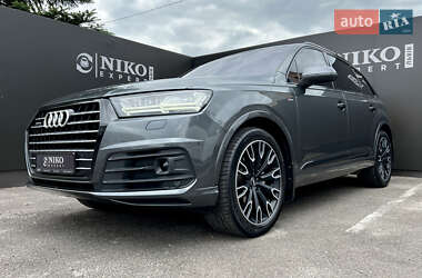 Внедорожник / Кроссовер Audi Q7 2015 в 