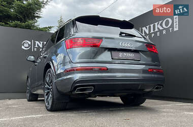 Внедорожник / Кроссовер Audi Q7 2015 в 