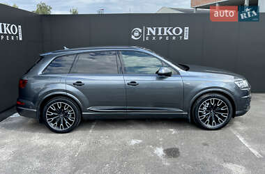 Внедорожник / Кроссовер Audi Q7 2015 в 