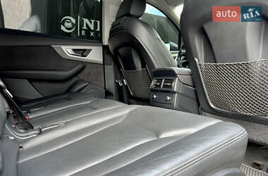 Внедорожник / Кроссовер Audi Q7 2015 в 