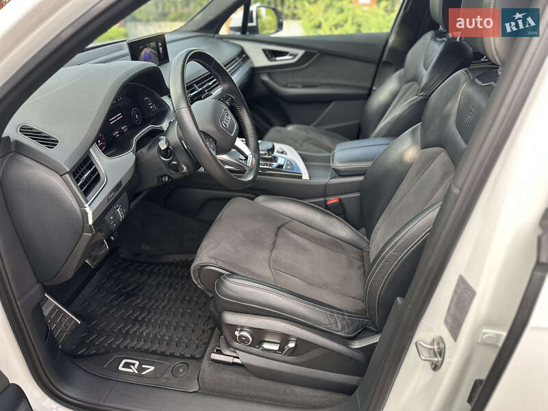 Позашляховик / Кросовер Audi Q7 2018 в Києві