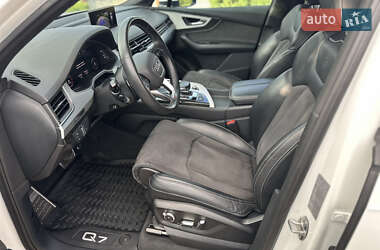 Внедорожник / Кроссовер Audi Q7 2018 в 