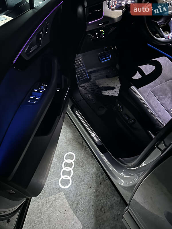 Позашляховик / Кросовер Audi Q7 2018 в Києві