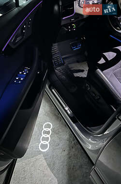 Внедорожник / Кроссовер Audi Q7 2018 в 