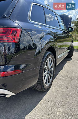 Внедорожник / Кроссовер Audi Q7 2018 в 