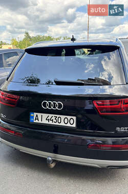 Внедорожник / Кроссовер Audi Q7 2018 в 