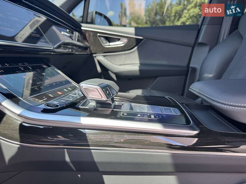 Внедорожник / Кроссовер Audi Q7 2025 в Одессе