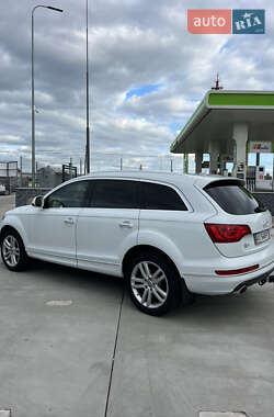 Внедорожник / Кроссовер Audi Q7 2015 в 