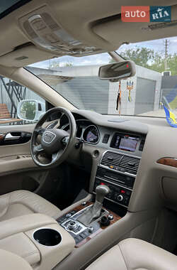 Внедорожник / Кроссовер Audi Q7 2015 в 