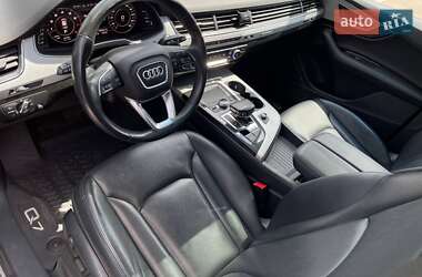 Внедорожник / Кроссовер Audi Q7 2018 в 