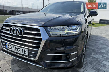 Внедорожник / Кроссовер Audi Q7 2016 в 