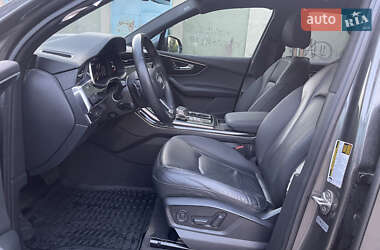 Внедорожник / Кроссовер Audi Q7 2021 в 