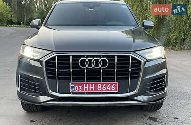 Внедорожник / Кроссовер Audi Q7 2021 в 