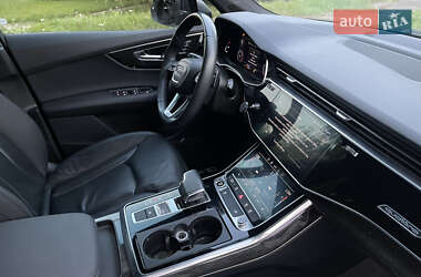 Внедорожник / Кроссовер Audi Q7 2021 в 