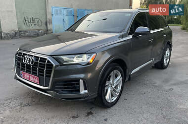 Внедорожник / Кроссовер Audi Q7 2021 в 
