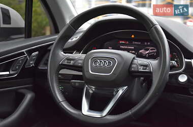 Внедорожник / Кроссовер Audi Q7 2019 в 