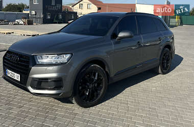 Внедорожник / Кроссовер Audi Q7 2016 в 