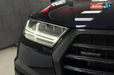 Внедорожник / Кроссовер Audi Q7 2017 в 
