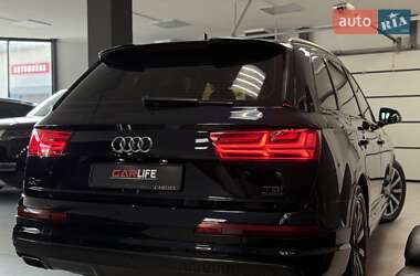 Внедорожник / Кроссовер Audi Q7 2017 в 