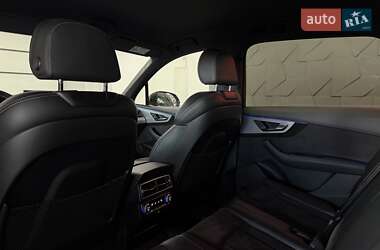 Внедорожник / Кроссовер Audi Q7 2017 в 