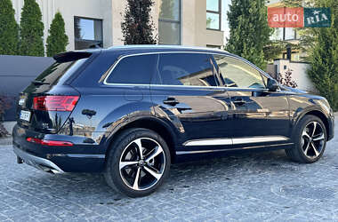 Внедорожник / Кроссовер Audi Q7 2017 в 