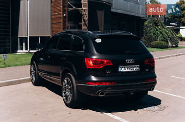 Позашляховик / Кросовер Audi Q7 2015 в 