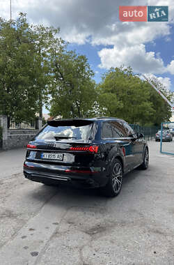 Внедорожник / Кроссовер Audi Q7 2021 в 