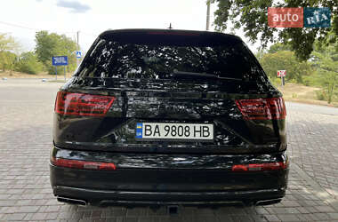 Внедорожник / Кроссовер Audi Q7 2017 в 
