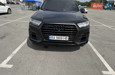 Внедорожник / Кроссовер Audi Q7 2017 в 