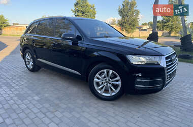 Внедорожник / Кроссовер Audi Q7 2017 в 