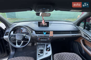 Внедорожник / Кроссовер Audi Q7 2017 в 