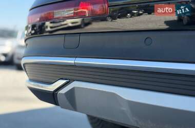 Внедорожник / Кроссовер Audi Q7 2020 в 