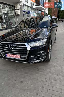 Внедорожник / Кроссовер Audi Q7 2017 в 