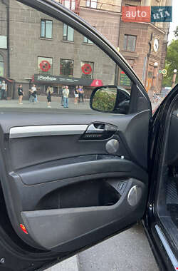 Внедорожник / Кроссовер Audi Q7 2011 в 
