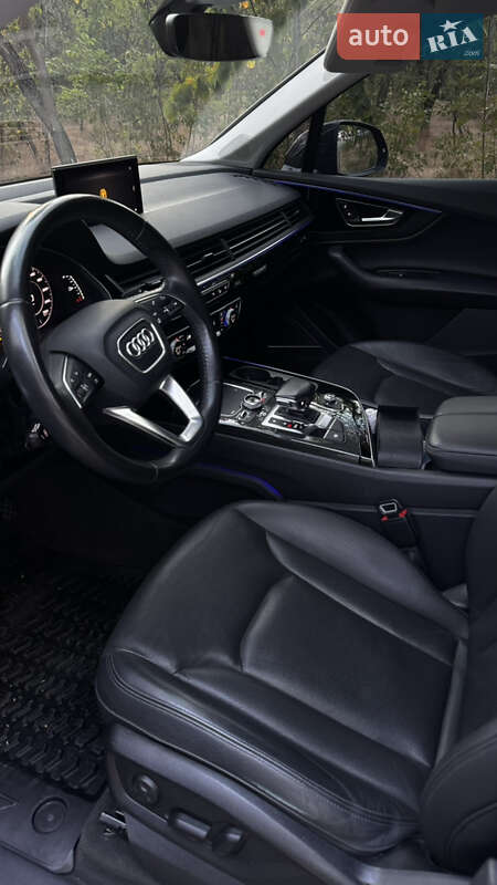 Внедорожник / Кроссовер Audi Q7 2017 в Днепре