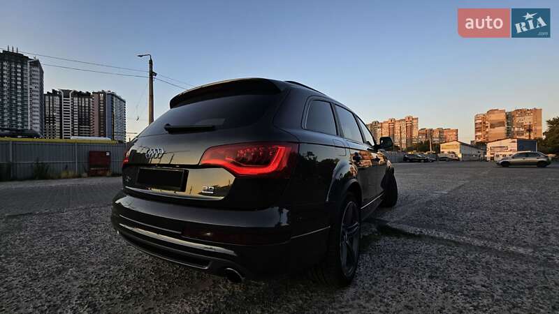 Внедорожник / Кроссовер Audi Q7 2013 в Одессе