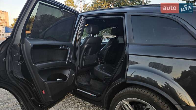 Позашляховик / Кросовер Audi Q7 2013 в Одесі