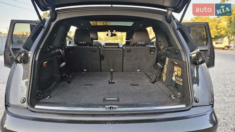 Внедорожник / Кроссовер Audi Q7 2013 в Одессе