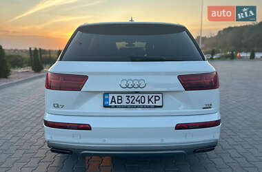 Внедорожник / Кроссовер Audi Q7 2016 в 