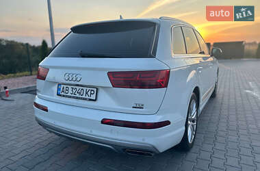 Внедорожник / Кроссовер Audi Q7 2016 в 