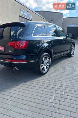 Внедорожник / Кроссовер Audi Q7 2015 в 