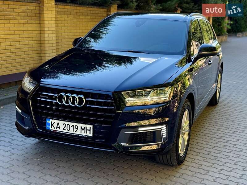 Внедорожник / Кроссовер Audi Q7 2016 в Хмельницком