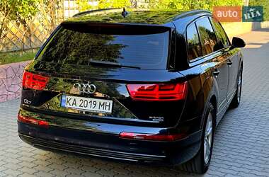 Внедорожник / Кроссовер Audi Q7 2016 в 