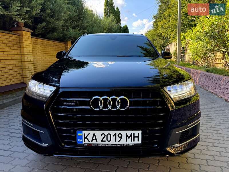 Внедорожник / Кроссовер Audi Q7 2016 в Хмельницком